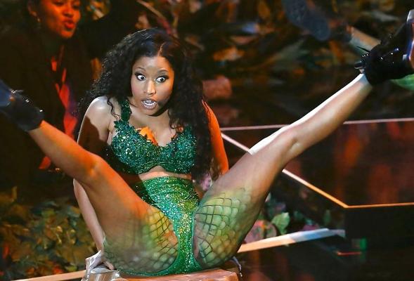 18P Nicki Minaj - Hot Ebony Slut pour une baise bien dure !