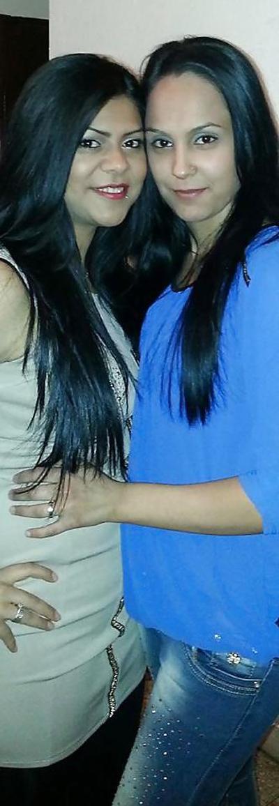 16P Turkish Girls! Which one is a pornstar?