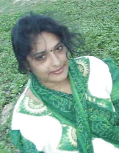 12P Indian aunty showing 4