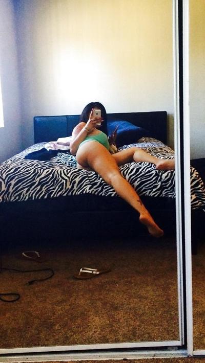 10P Strip-teaseuse latine