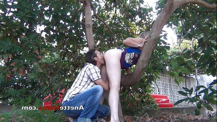 7P Baise dans le jardin 