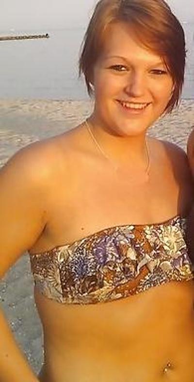 25P Danish teens & women-215-216-party bra cleavage