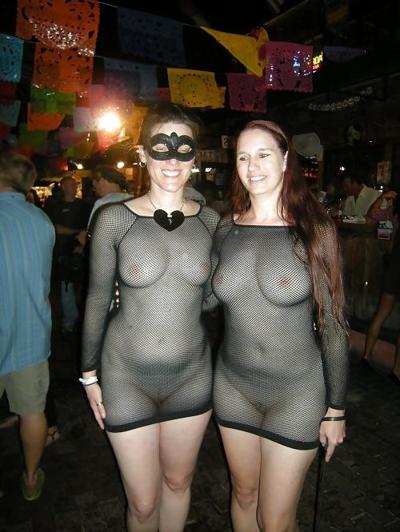 25P Exhibitionist MILF's