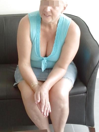7P Une cliente MILF britannique