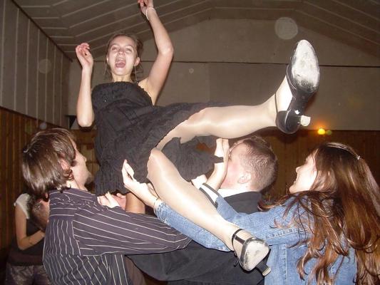 25P Amateur ladies in pantyhose-stop looking up my skirt! 5