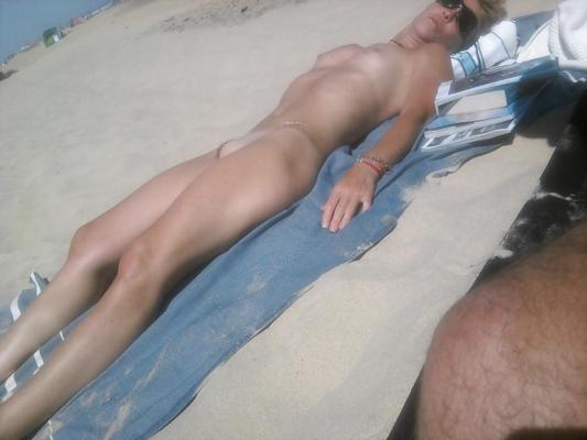 19P Hidden - Isa wife of zincou at beach #2