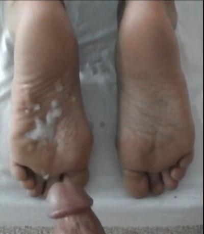9P Hijab footjob