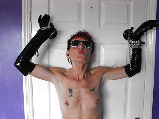 12P Meine rothaarige Tattoo-Milf gefesselt