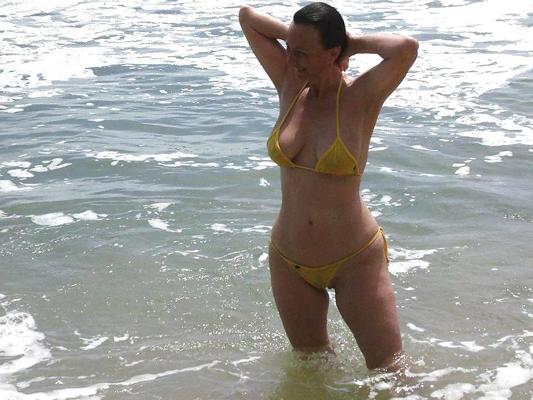 11P Big Boob Milf At Holiday