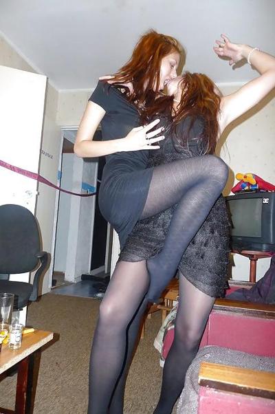 25P Romanian girls in pantyhose