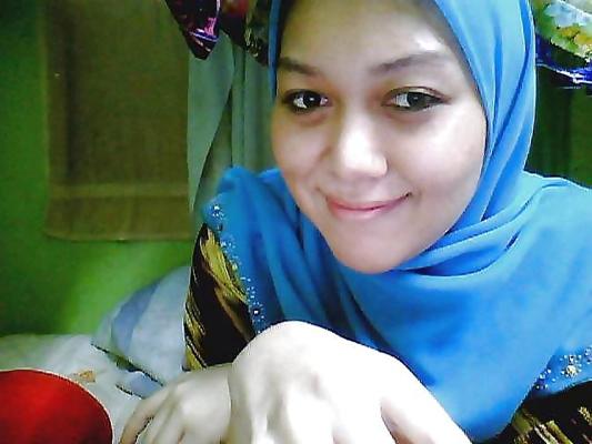 8P Matured & Sexy Malay Milf