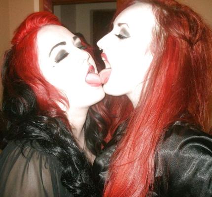 15P Irish goth pin up girl from Galway
