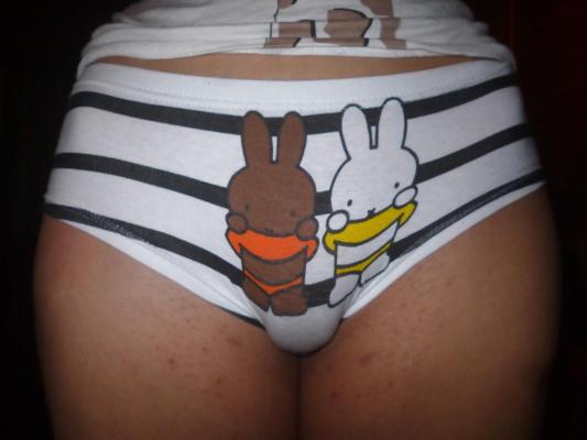 6P Meaty Jenny after pumping in cute girls pants