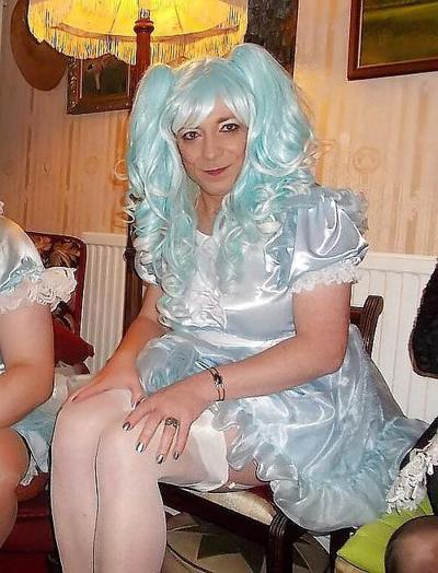 25P Sissy Maids & feminized males 