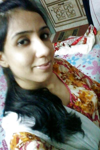 14P Desi Aunty 1.0