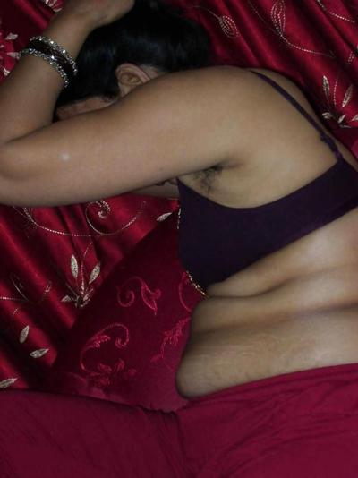 7P Desi Indian Newly married woman giving blowjob