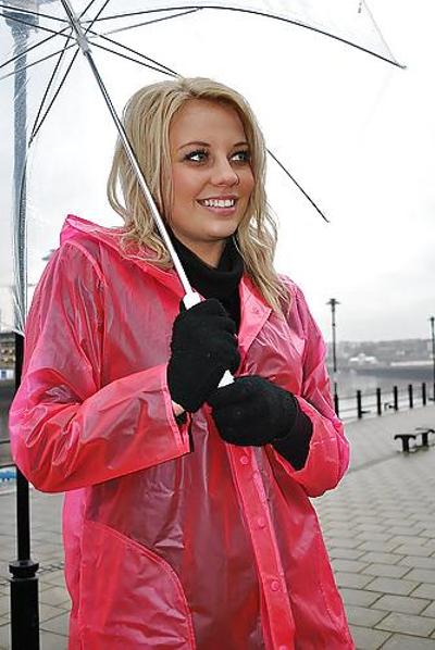 25P Girls Shiny PVC Rainwear