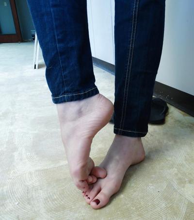 25P LONG SEXY FEET AND TOES