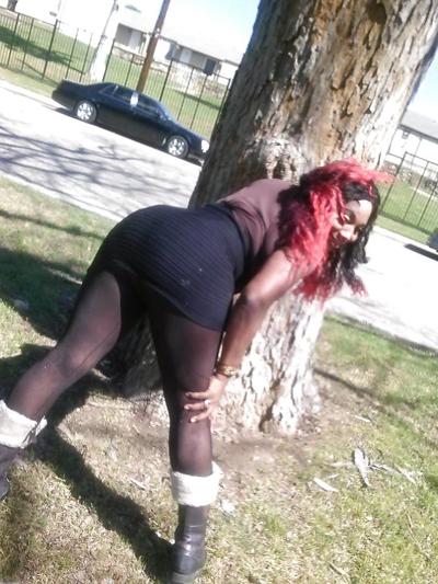 25P More black chicks in nylons...I love them!