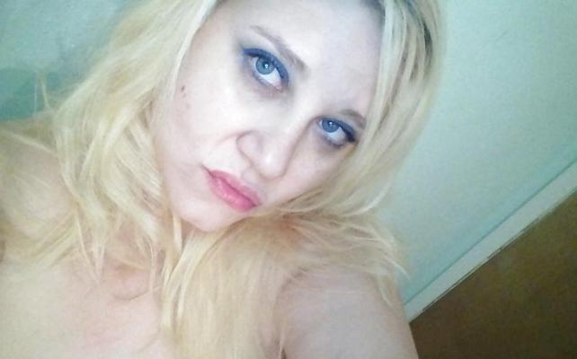 4P Deana wants big black cock