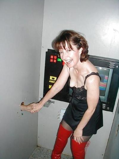 25P GLORY HOLE
