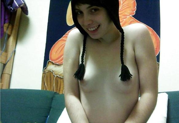 25P Lusty & Busty Teen Selfies 14