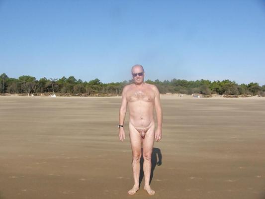 4P Photos taken by candid women on the beach