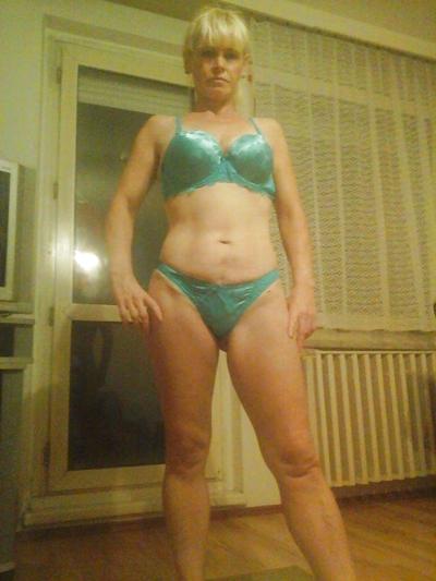 11P Hungarian mature milf Eva (non-nude) 