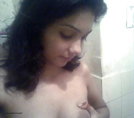 6P Desi chick  sucking her bf