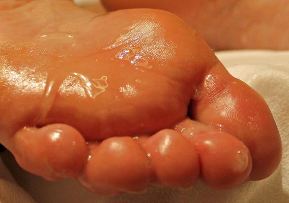 13P Just shot a load on her feet soles.