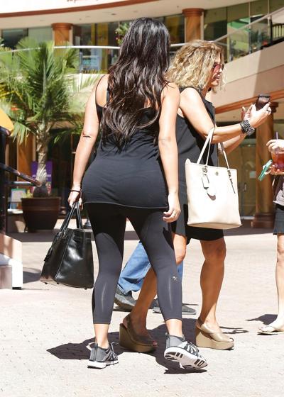 20P Kim K Rolltreppenbeute