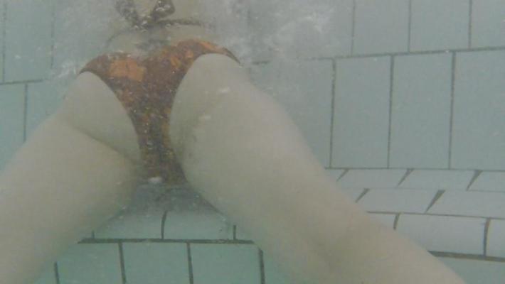 17P Moi dans une piscine publique