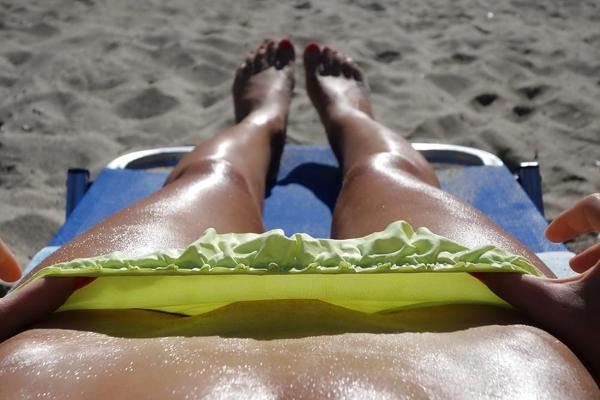 25P MILF on beach
