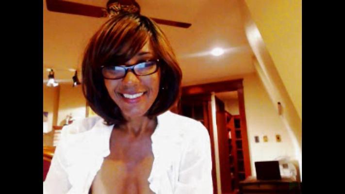 10P Mature Webcam Babe with Hairy Pussy