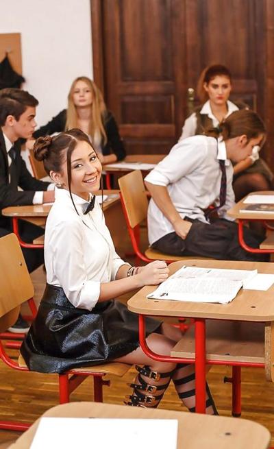7P Romanian schoolgirls