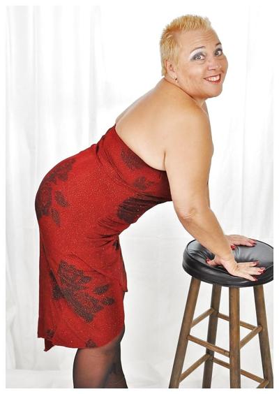 25P BBW granny Athena Risque