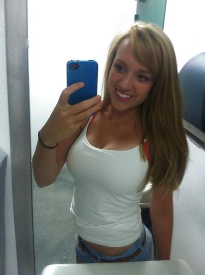 23P Tanned Blonde Selfies