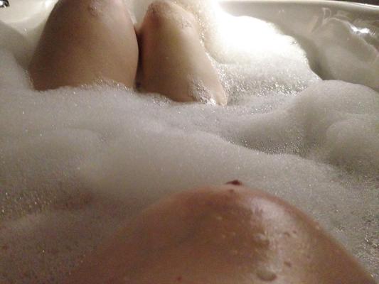 11P Sexy bubble bath time bathing my tits, pussy and legs 