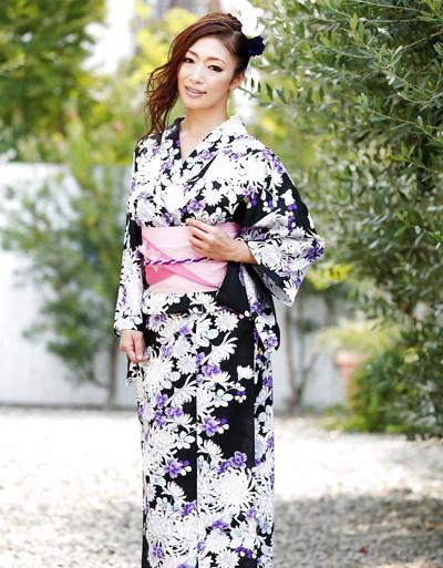 25P Reiko Kobayakawa - Belle MILF japonaise