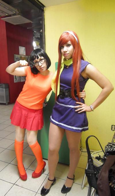 15P Velma Cosplay (Scooby Doo)