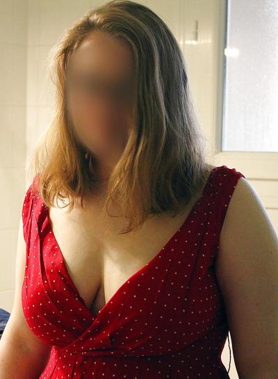 11P Un mélange de mes copines aux gros seins naturels et au gros cul II