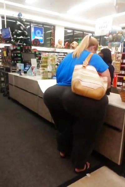 25P Énorme cul mature