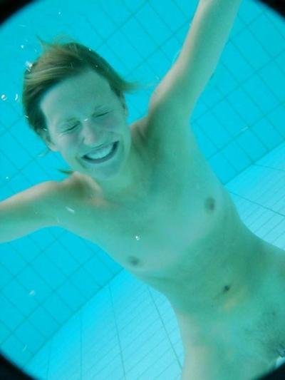 25P Naked teens swimming 