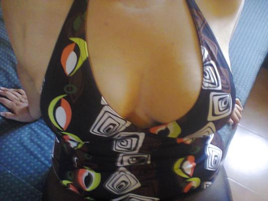 22P Декольте толстушки и колготках