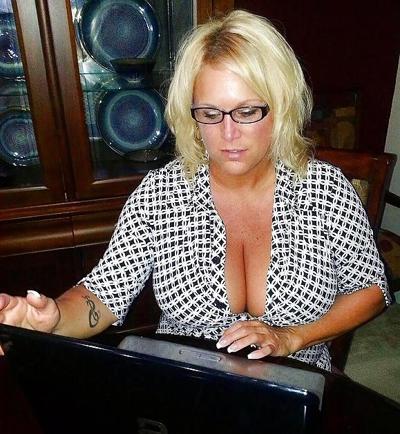 25P TITTY FUCK MILF