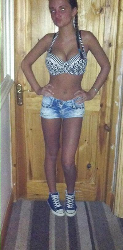 25P Cute Gypsy Girl With A Great Body