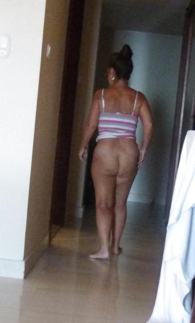 8P Wife in bed