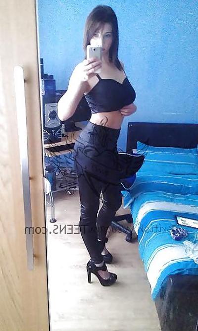 18P Adelle K - British Teen Selfies