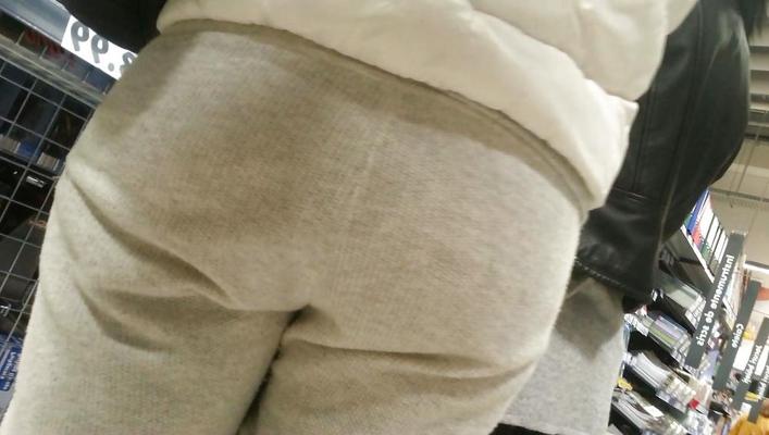 23P Spy sexy ass in supermarket romanian