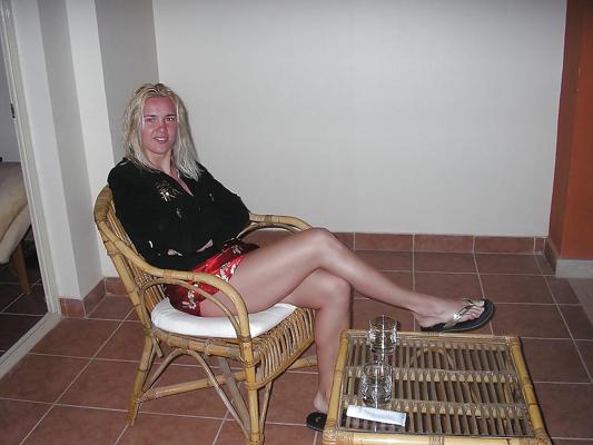 21P Amater slut hooker prego wife